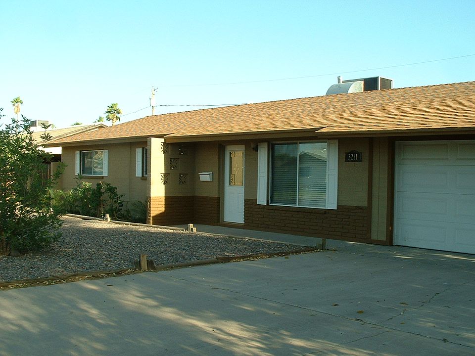 House Frontage on North Exposure.