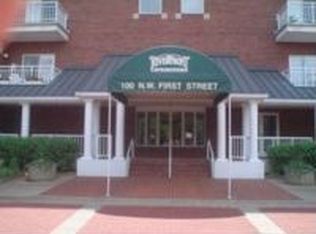 100 NW 1st St APT 501, Evansville, IN 47708