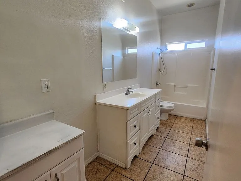 6447 Athol Ave — Photo 8