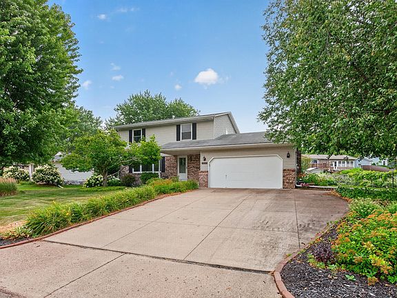 2nd image of 3016 Lakewood Dr N