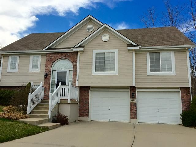1st image of 1206 Lakeview Dr