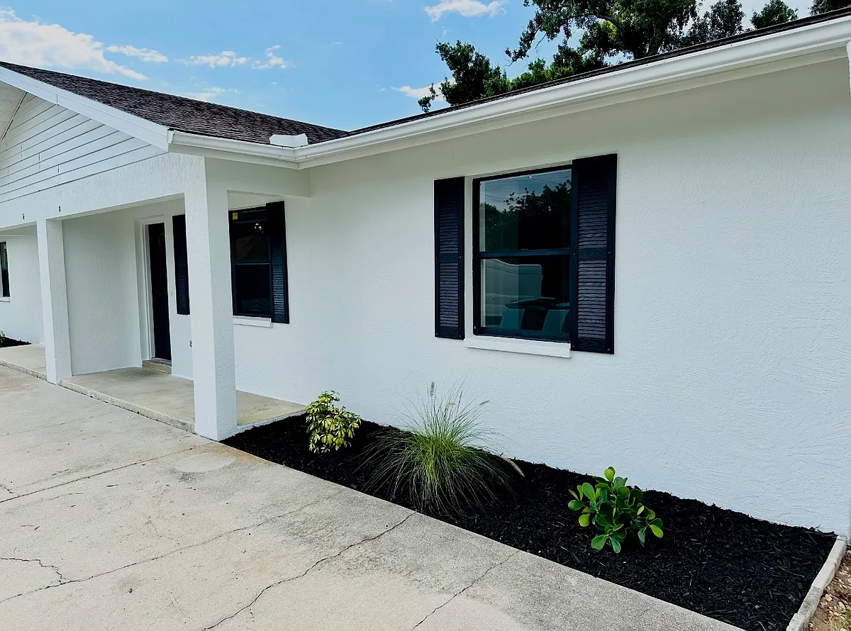 Building Photo - 9271 Tacoma Ave #B