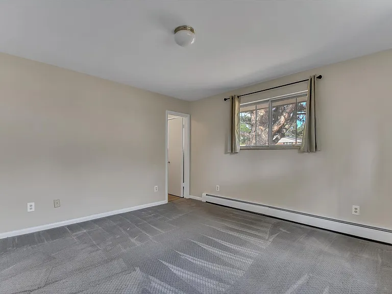 7687 Newman St — Photo 36