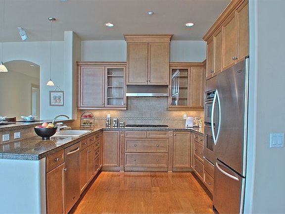5th image of 2100 Thorndyke Ave W APT 201