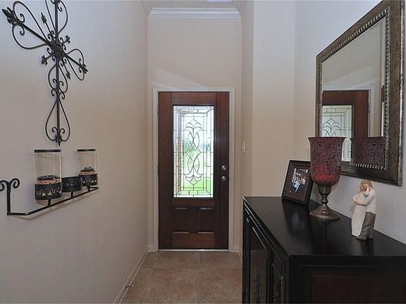 2nd image of 5003 Royal Arbor Ln