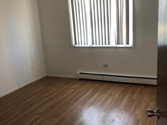 3rd image of 3508 Salem Walk APT Bg