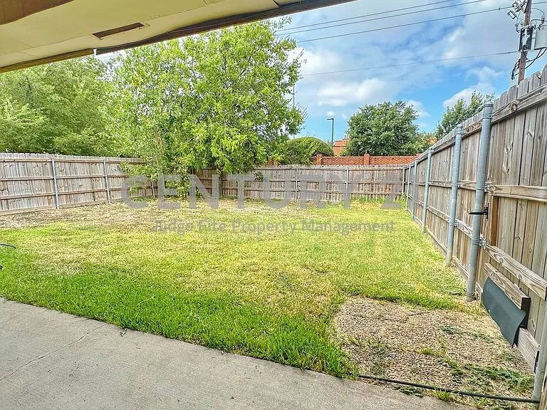 205 Glenwood Dr — Photo 15