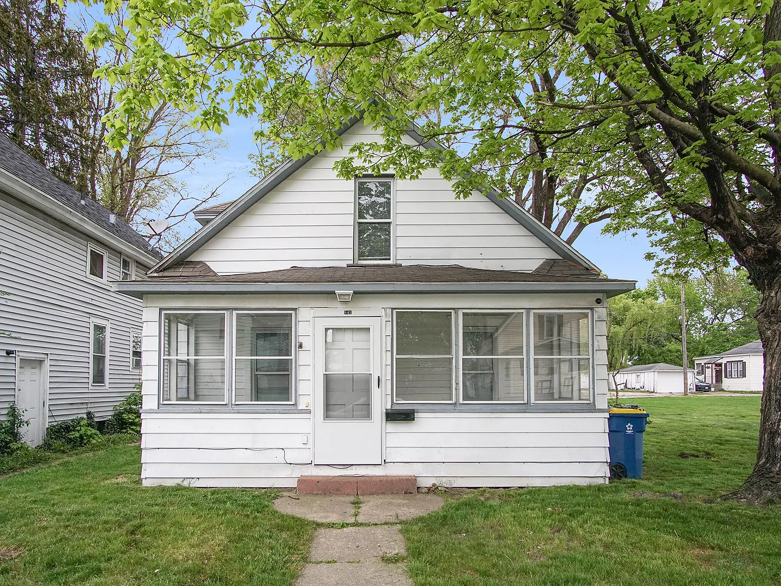 Coming Soon - Large 4 Bedroom in Mishawaka! — Photo 1