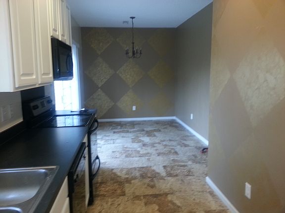 4th image of 136 Black River Dr