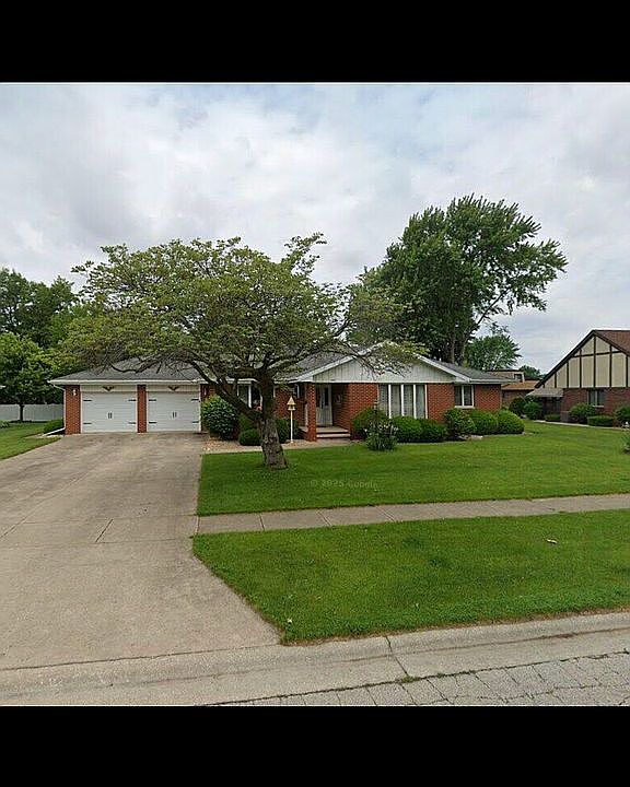 1st image of 104 Candlelight Ln