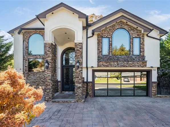 795 Kearny Drive, Valley Stream, NY 11581