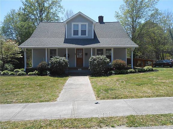 2nd image of 214 E Poplar St