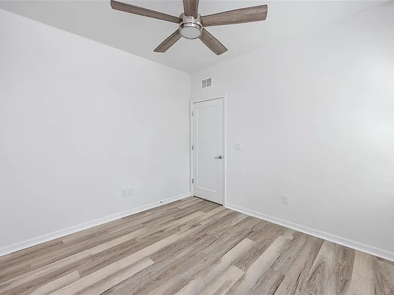 915 E 15th Ave #1 — Photo 34
