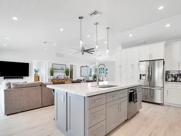 27 Willow Rd — Photo 17