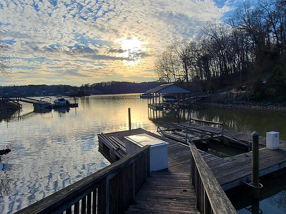 5th image of 204 High Lake Dr #16