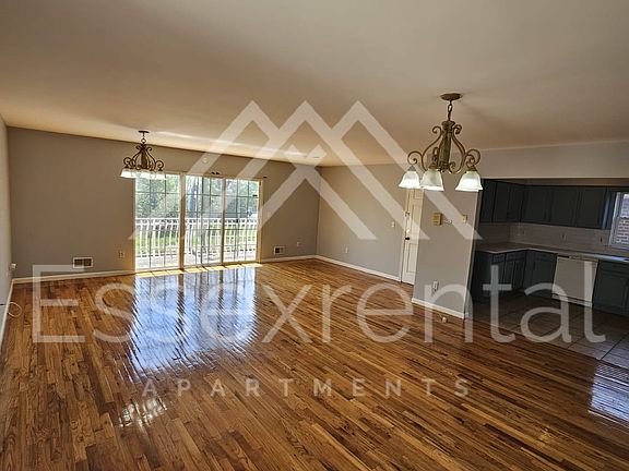5th image of 93 Bragaw Ave #1