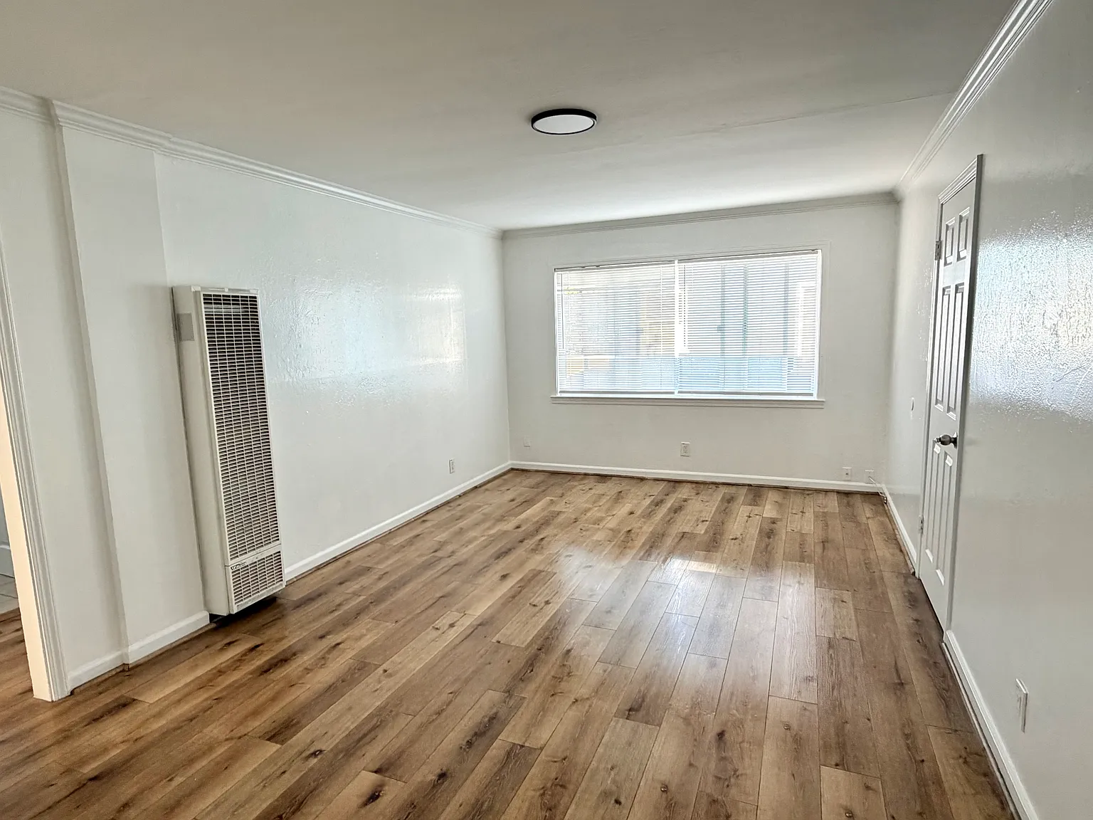 2 bed, 950 sqft, $2,350 — Photo 3