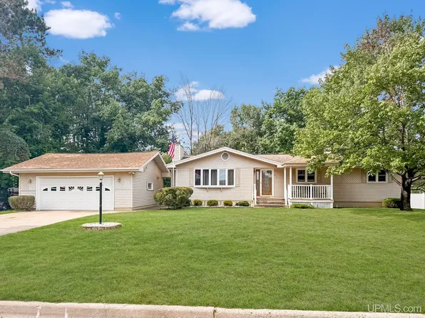 813 Turner Rd, Kingsford, MI 49802