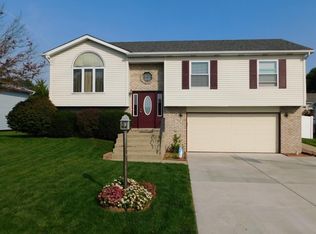 732 Admiral Dr, Porter, IN 46304