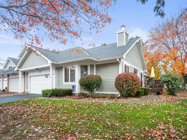 105 Running Brook Ln, Rochester, NY 14626