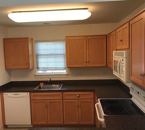 3rd image of 1810 Merlot Dr #C
