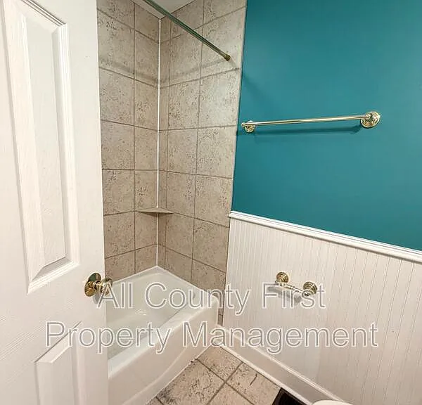 2438 Kings Arms Dr NE — Photo 14