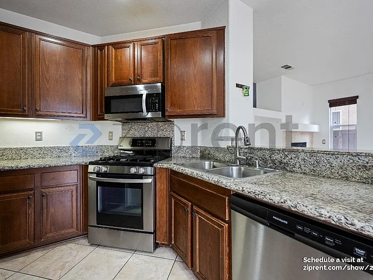 3502 Fuentes Ct — Photo 8