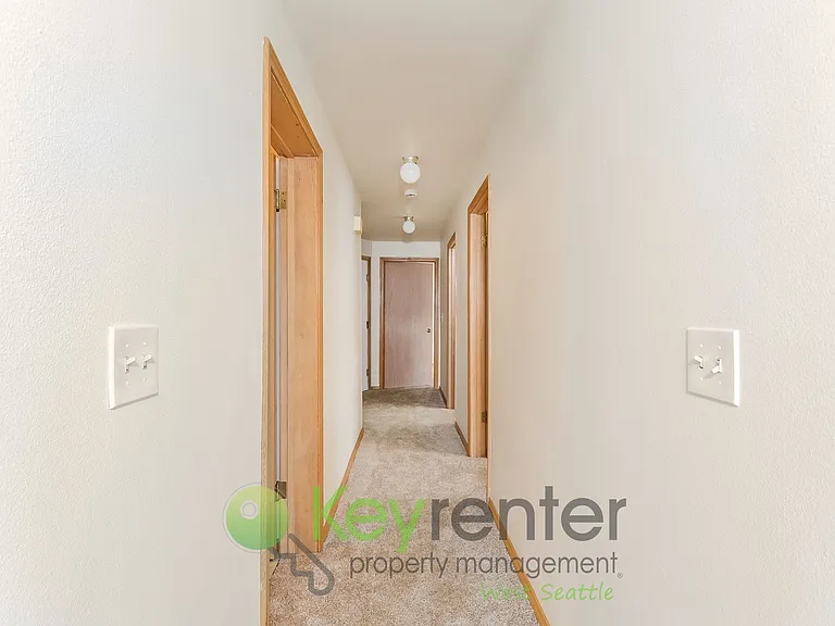 6042 Fauntleroy Way SW — Photo 32