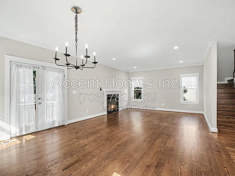 14 W Caton Ave — Photo 8