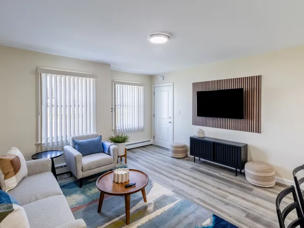 Landings, 131 Lake Erie St, Middletown, RI 02842