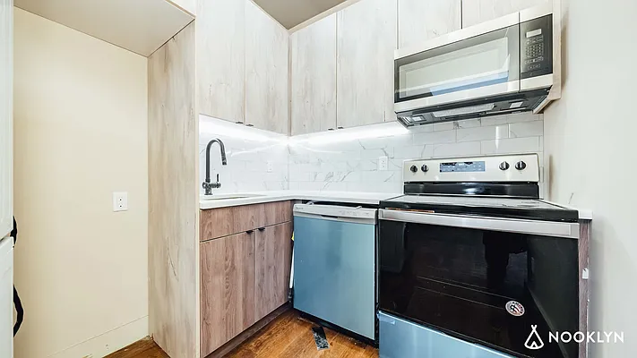 Rented by Nooklyn NYC LLC | media 4