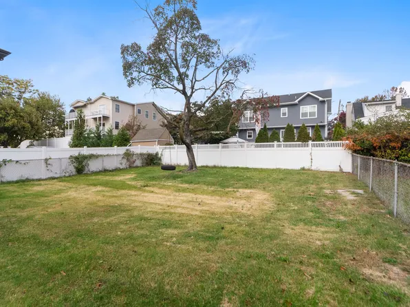 689 2nd Street image 19 of 22