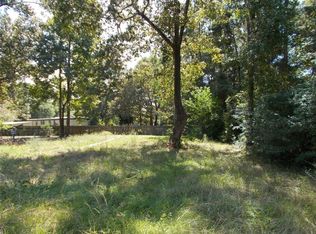 418 Cherokee Ln, Onalaska, TX 77360