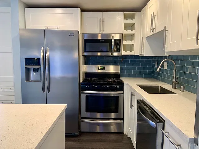 1 bed, 713 sqft, $2,575 — Photo 3
