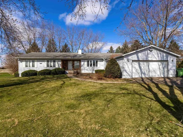 2661 Samuel Clemens Rd, Muscatine, IA 52761