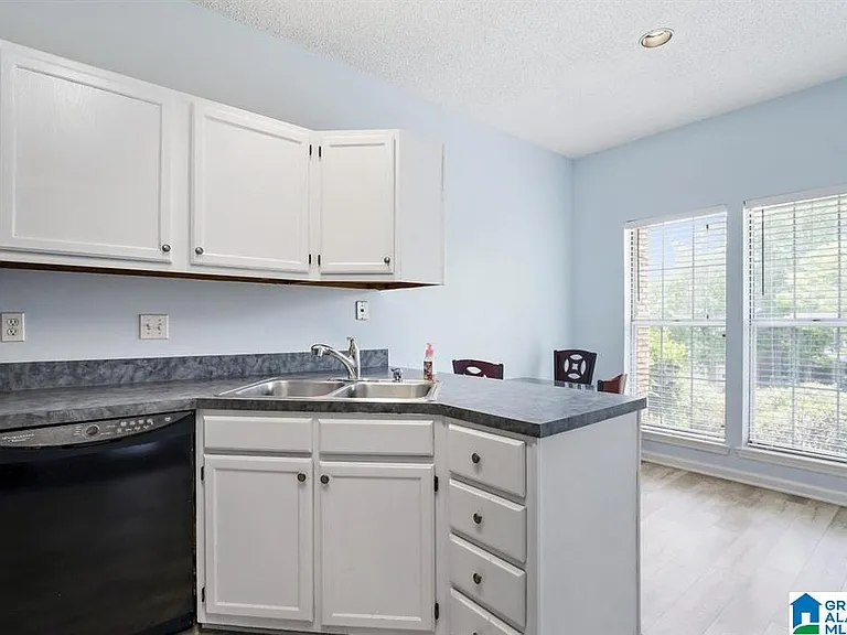 1947 Waterford Pl #1947 — Photo 7