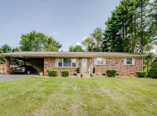 1709 Scenic Dr, Johnson City, TN 37604