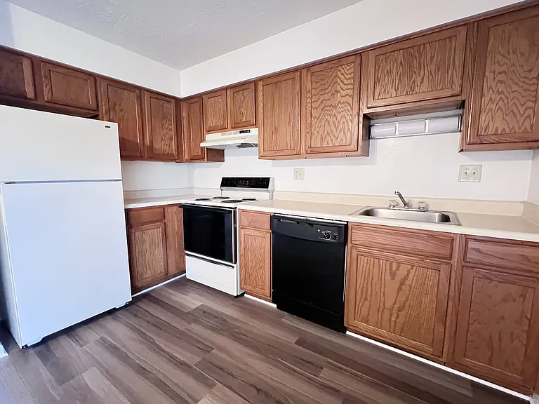 East Pointe Apartments — Photo 20