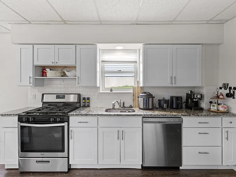632 Chase Ave #1 — Photo 8