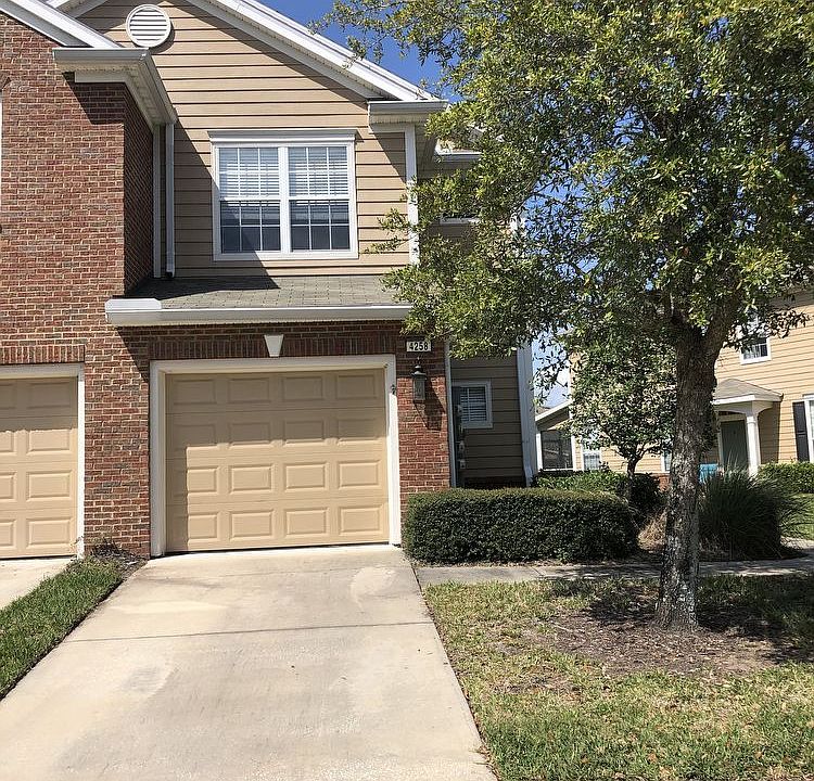 1st image of 4258 Highwood Dr