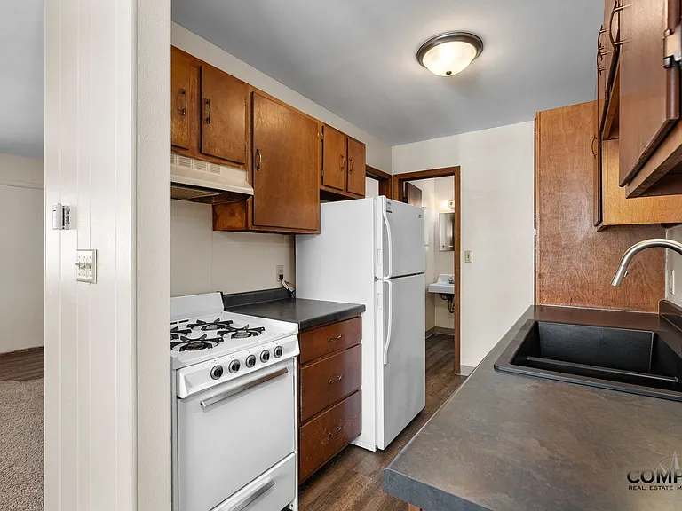 417 Washington St Apartments — Photo 17