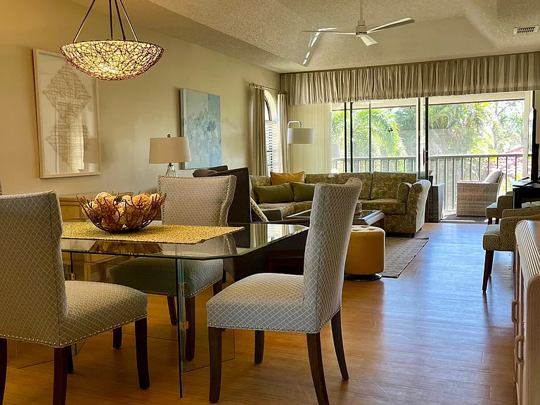 212 Deerwood Cir #5 — Photo 5