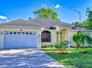 1729 Camelia Ln, Naples, FL 34105