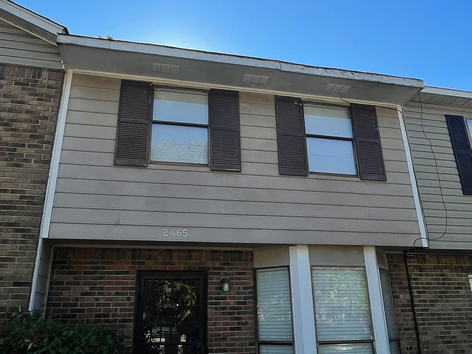 2465 Hampstead Drive — Photo 2