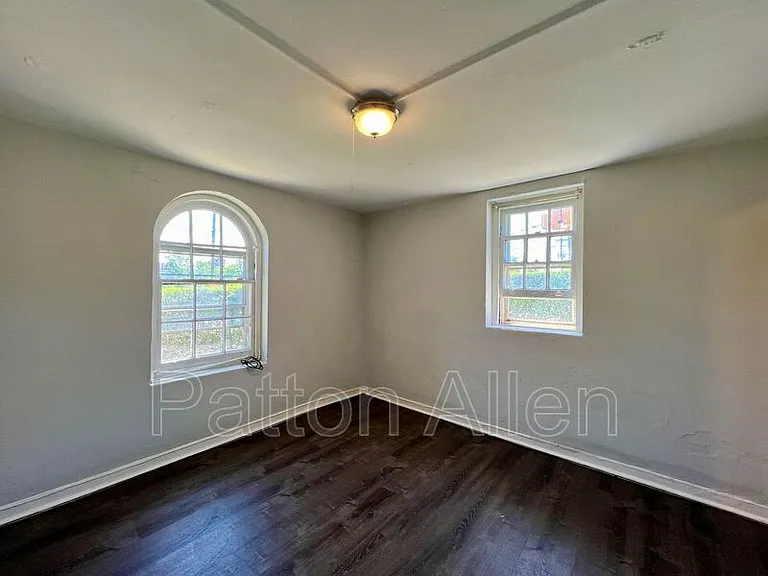 116 E Chestnut St #16 — Photo 15