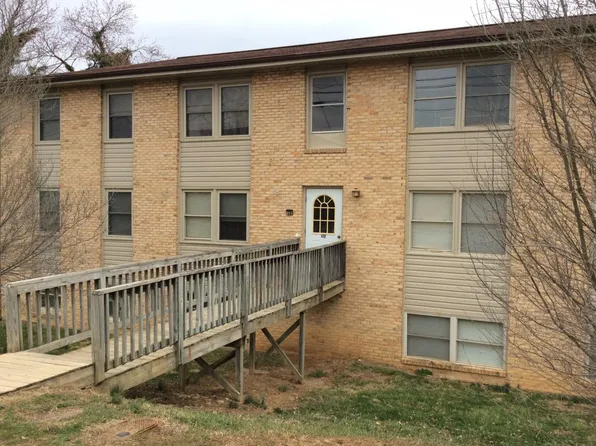 205 Broadway Ave #C, Broadway, VA 22815