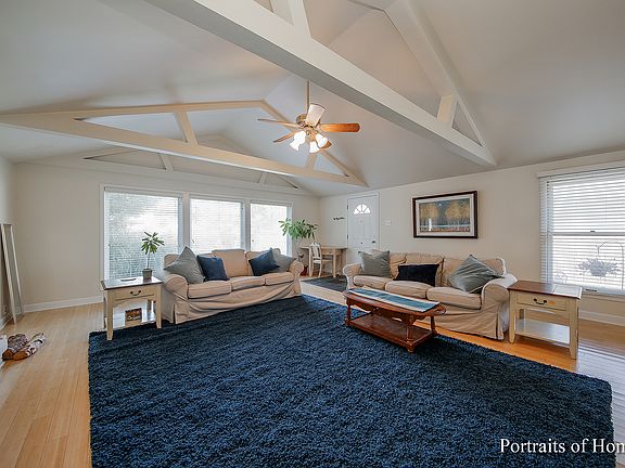 2nd image of 305 S Wilmette Ave