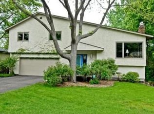 1051 Douglas Rd, Mendota Heights, MN 55118