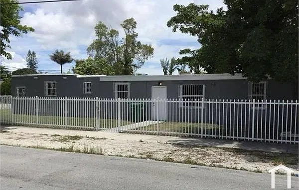4 bed, 1138 sqft, $3,500 — Photo 2