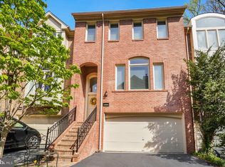 11534 Hemingway Dr, Reston, VA 20194